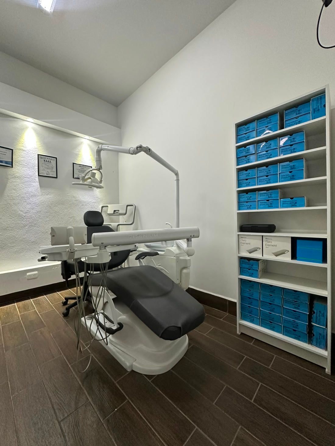 El consultorio de Smile Align listo para atender, limpio y ordenado